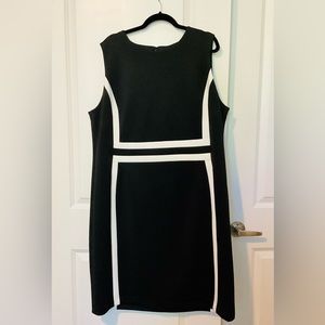 Womens 22W Black & White Sleeveless Dress With Back Zipper